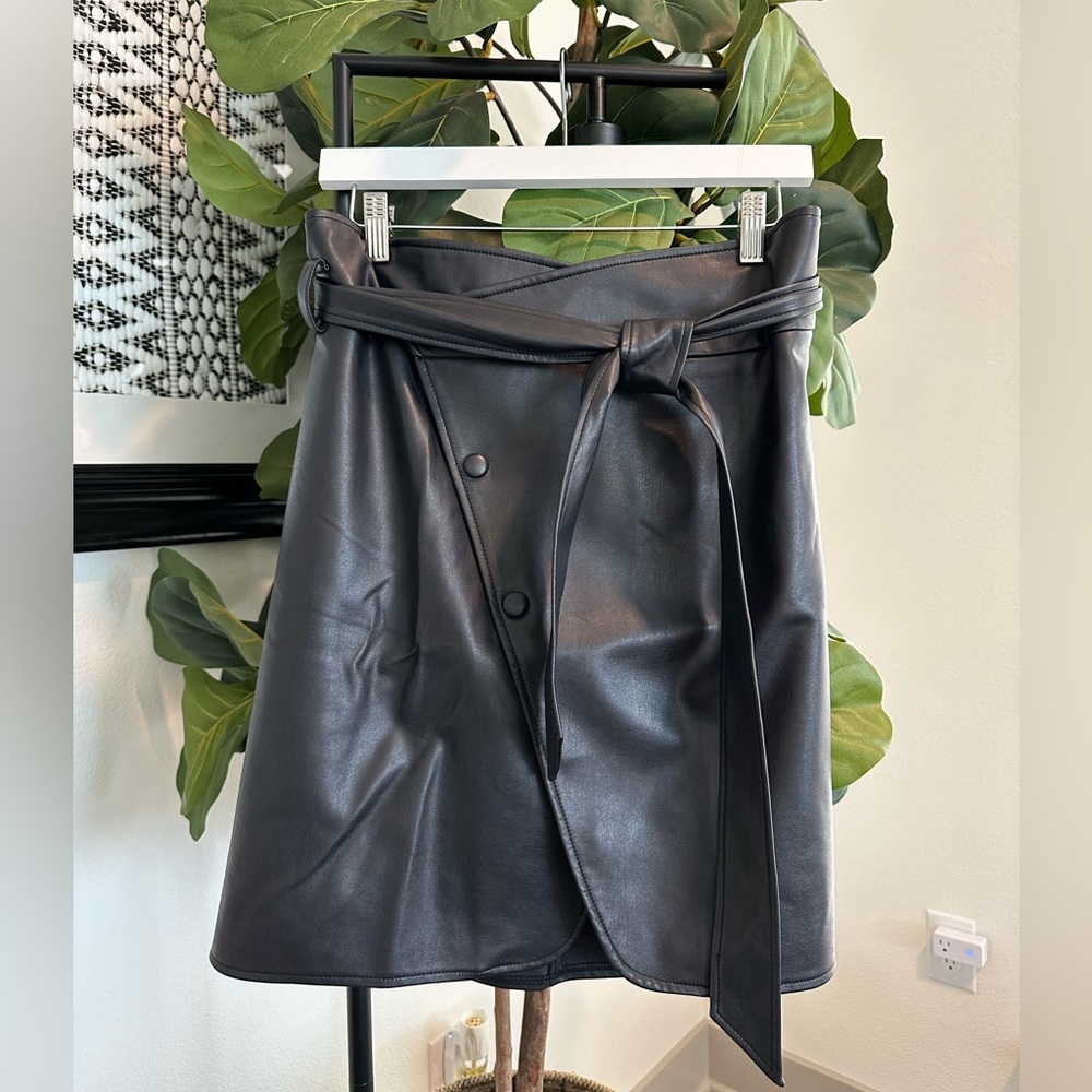 ELOQUII | Size 20 Faux Leather Mini Skirt With Belt